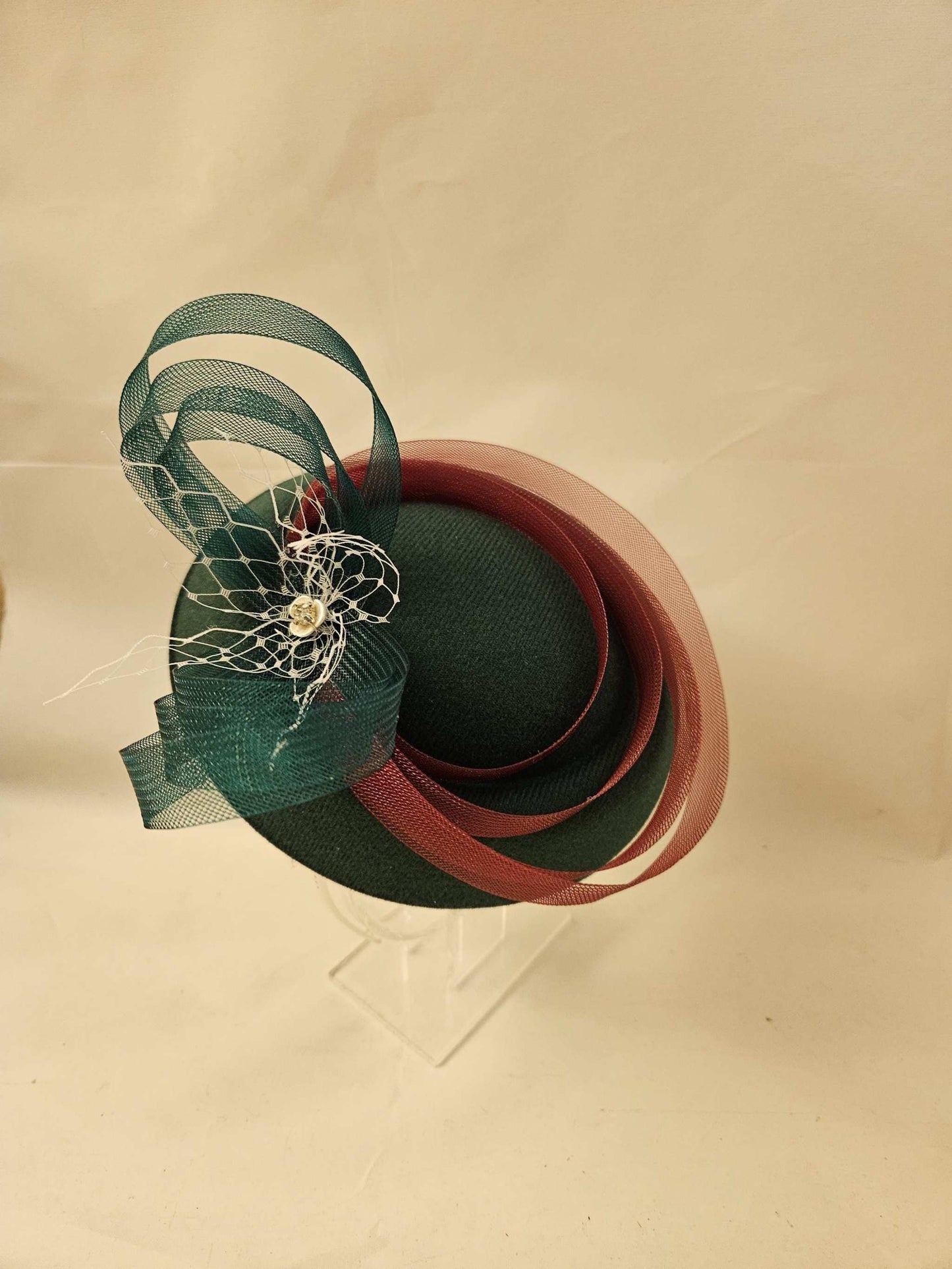 GREEN & MAROON Winter fascinator Hat Green Felt like pillbox Hat Fascinato hatinator, Race Cocktail, Ascot, Cocktail Hat Wedding headpiece '