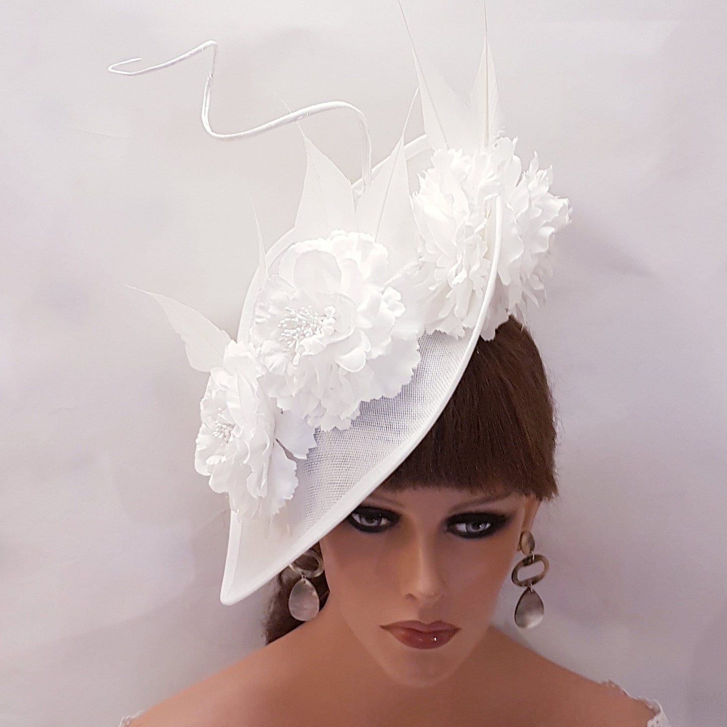 WHITE HAT FASCINATOR Feather Flower Large teardrop hat Race Cocktail Wedding Ascot Party Hat Fascinator Mother of bride/Groom hatinator