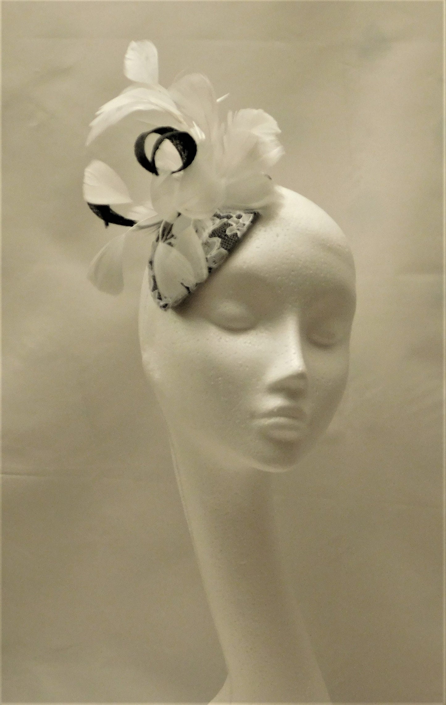 Hat Fascinator BLACK & WHITE fascinator hat, Ladies hAT Cocktail, Race,Wedding,Goodwood revival, Wedding fascinator. Feather hat fascinator
