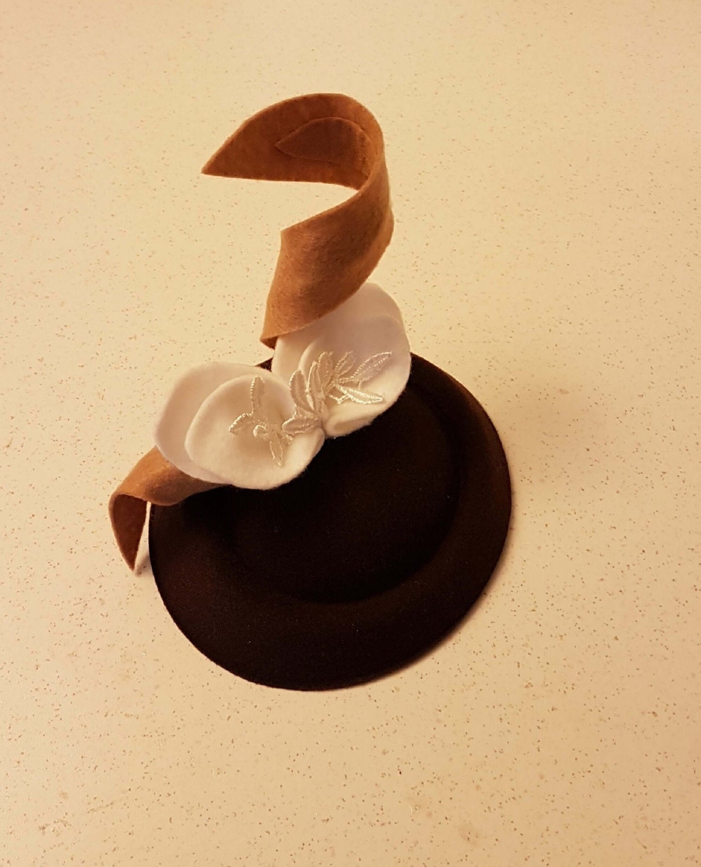 BROWN & TAN Hat fascinator. #BrownHAT fascinator with White felt leaves.Ascot hat fascinator,Wedding Race,Cocktail Church hat fascinator
