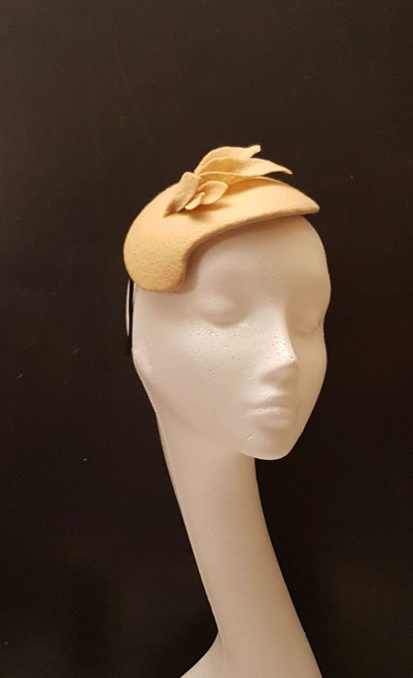Fascinator Tan/Nude/Camel Felt fascinator # TAN FELT HAT fascinator Hat fascinator,Wedding,Ascot,Cocktail,Church hat fascinator