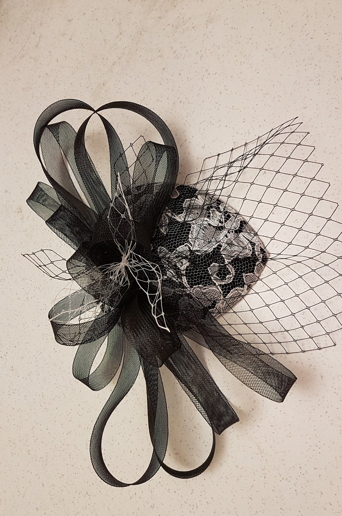FASCINATOR Black & White mini birdcage veil Hat fascinator # fascinator Black , Fench net and Crin loops Hat fascinator, Hair accessory