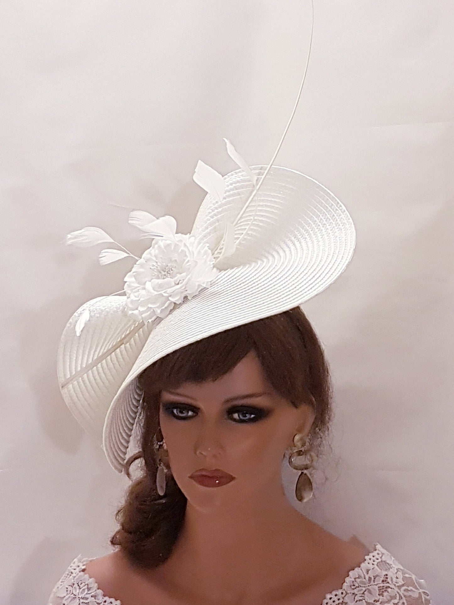 White fascinator large saucer hatinator Quil Floral Church Derby Ascot Race Wedding TeaParty hat Mother of Bride/Groom Hatinator
