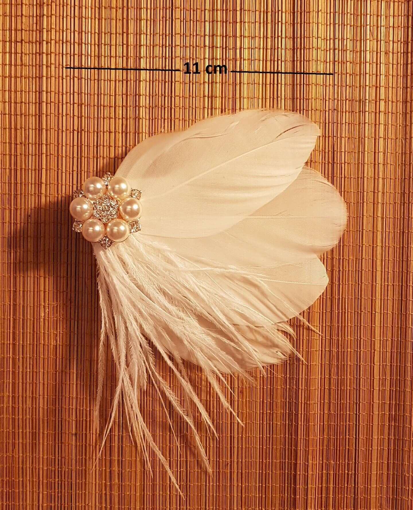 Bridal Hair Clip,Bridal Feather Fascinator, Gold tone Feather Hair Piece, Wedding Hair Accessory, Bride feather fascinator, feather hairclip