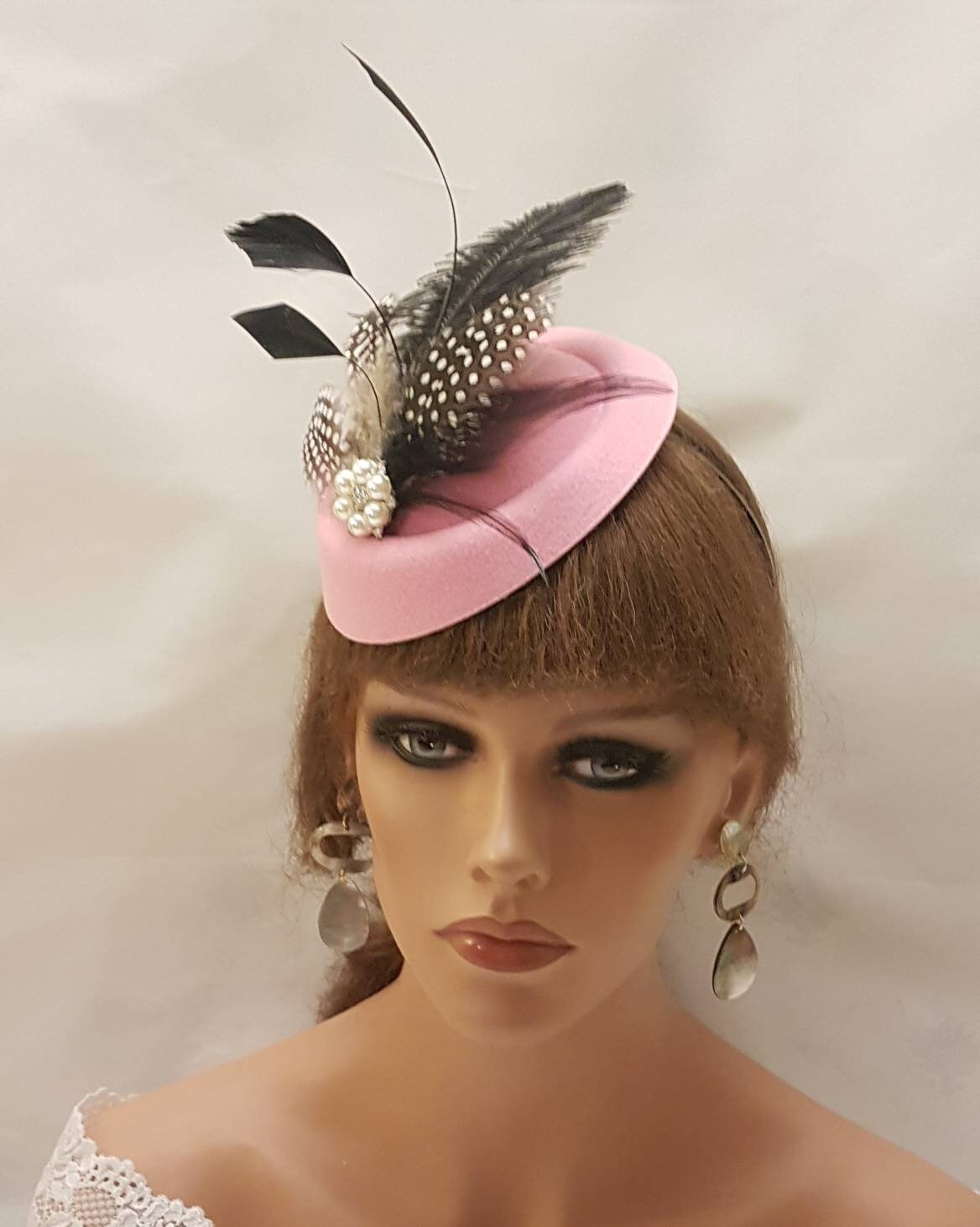 FASCINATOR ROSA Cappello rosa anni '40/'50 Fascinator #Cappello rosa Pillbox Fascinator Cappello da donna con piume Fascinator da sposa Corsa Cocktail Festa delle donne Cappello Ascot