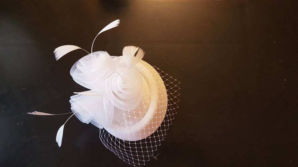 Bridal birdcage veil fascinator hat #Feather fascinator hat White Ivory Black birdcage veil Feather hat fascinator, Wedding hair accessory