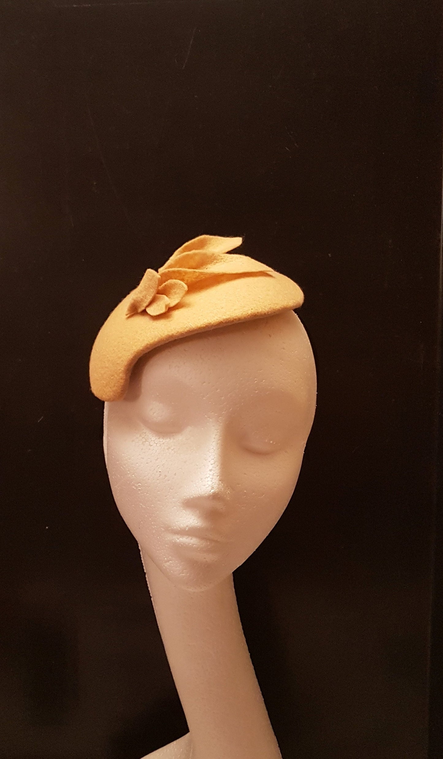 Fascinator Tan/Nude/Camel Felt fascinator # TAN FELT HAT fascinator Hat fascinator,Wedding,Ascot,Cocktail,Church hat fascinator