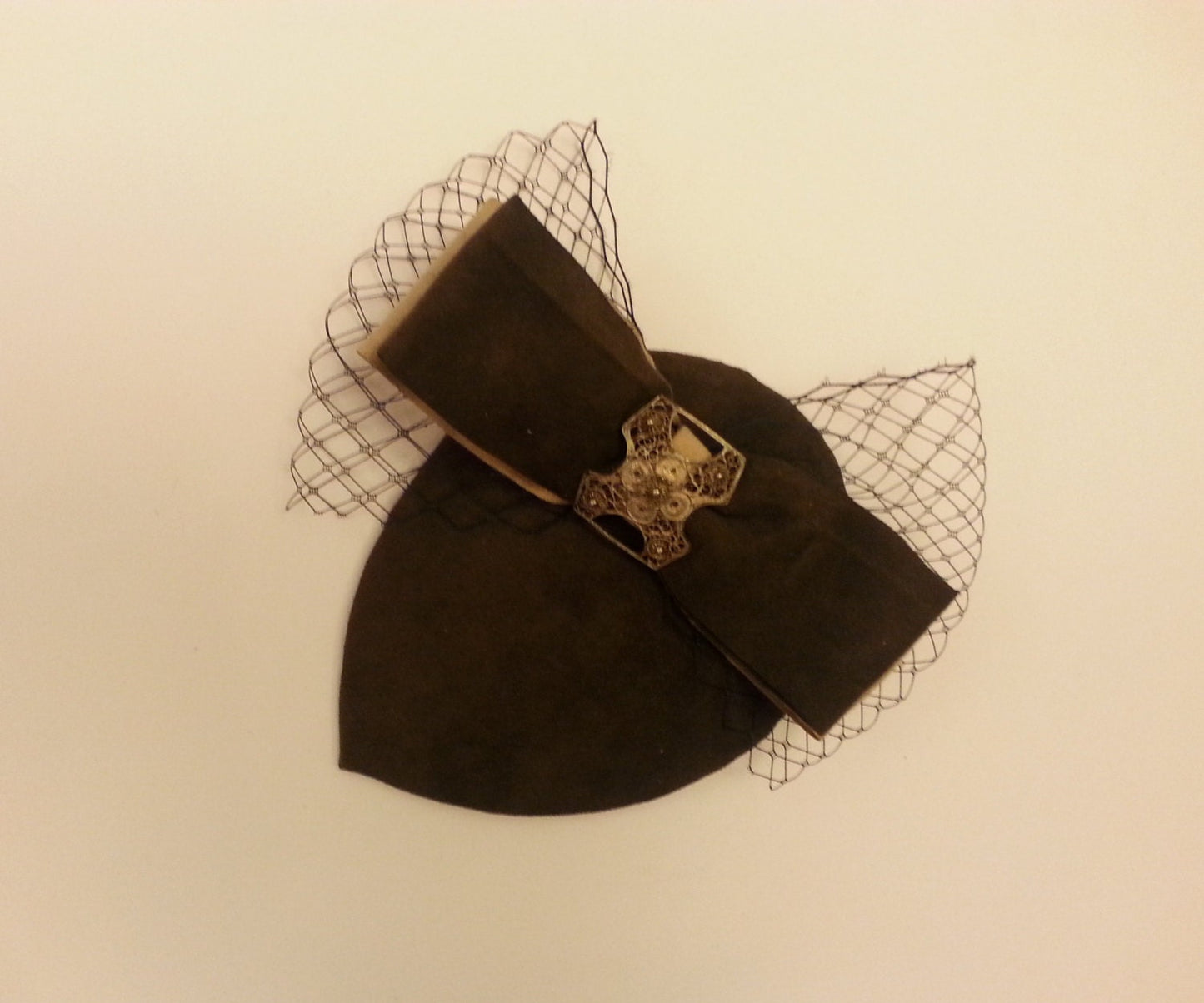 Lady Womens Dress Fascinator, SUEDE Coffee Brown Teardrop Hat, Vintage 40s 50s Party Wedding Ascot hat Night out Bow Hat, Brown fascinator