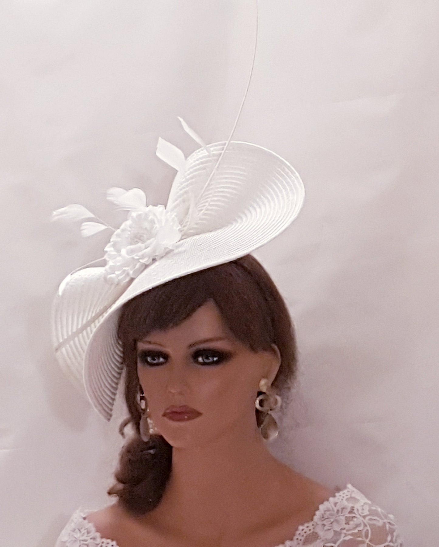 White fascinator large saucer hatinator Quil Floral Church Derby Ascot Race Wedding TeaParty hat Mother of Bride/Groom Hatinator