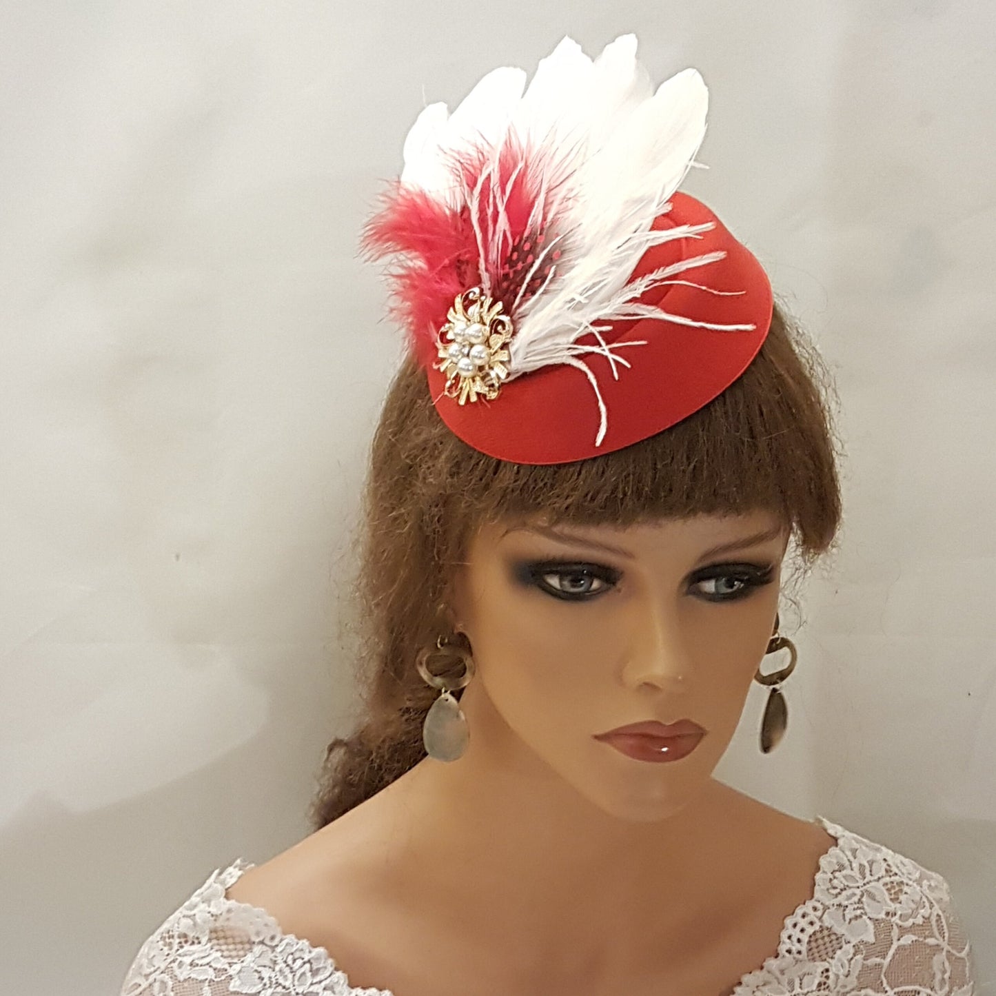 Cappello Fascinator Cappello rosso Fascinator Cappello di piume Royal Ascot Kentucky Derby, matrimonio, corsa, cocktail, chiesa fascinator Colore personalizzato