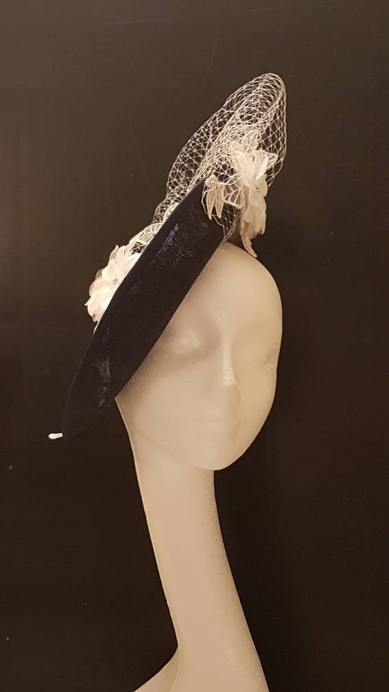 NAVY BLUE Hat FASCINATOR Wedding Mother of bride Kentucky Derby Royal Ascot Race Ladies 30cm Large Saucer Sinamay Hat Navy and Off white hat
