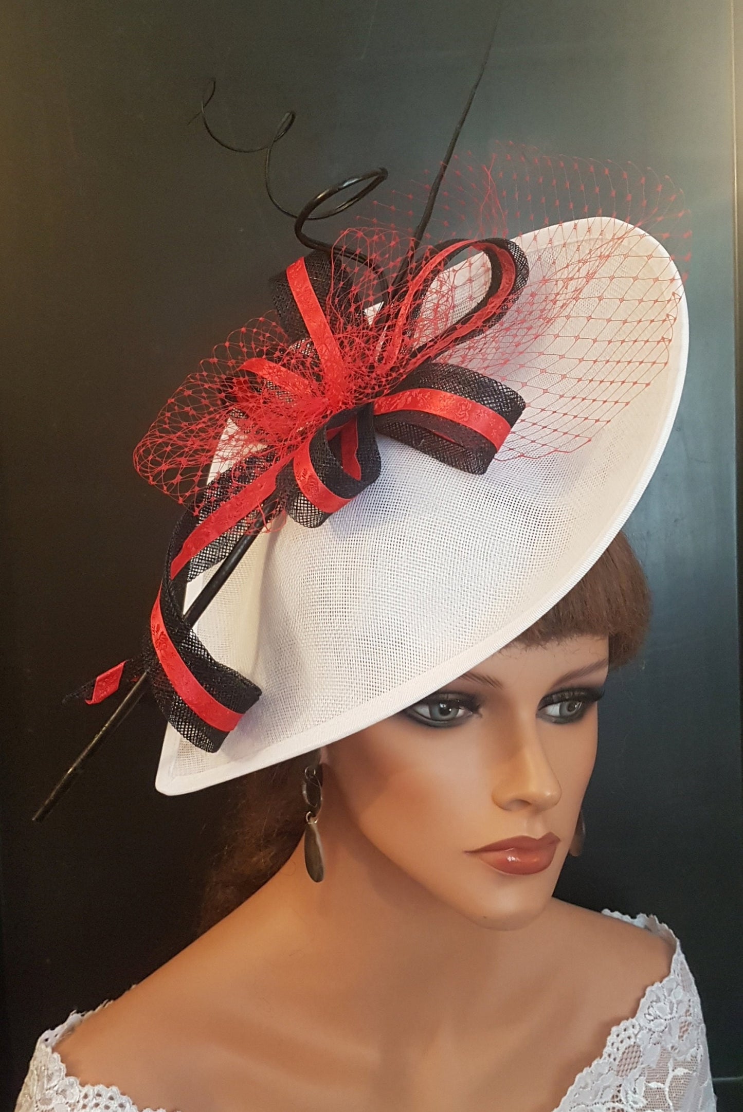 RED& WHITE HAT Fascinator Long Quill Feather Large teardrop hatinator,Mother of bride/Groom hat,Kentecky derby,Royal Ascot Hat Fascinator