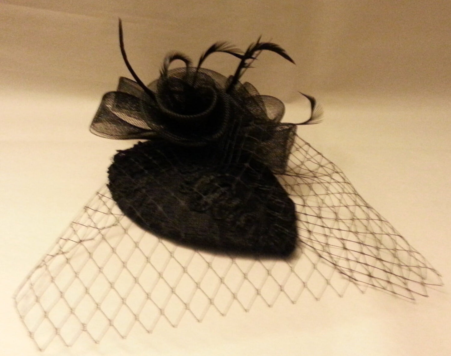 Black hat Fascinator Vintage 40s 50s Black birdcage Veil.