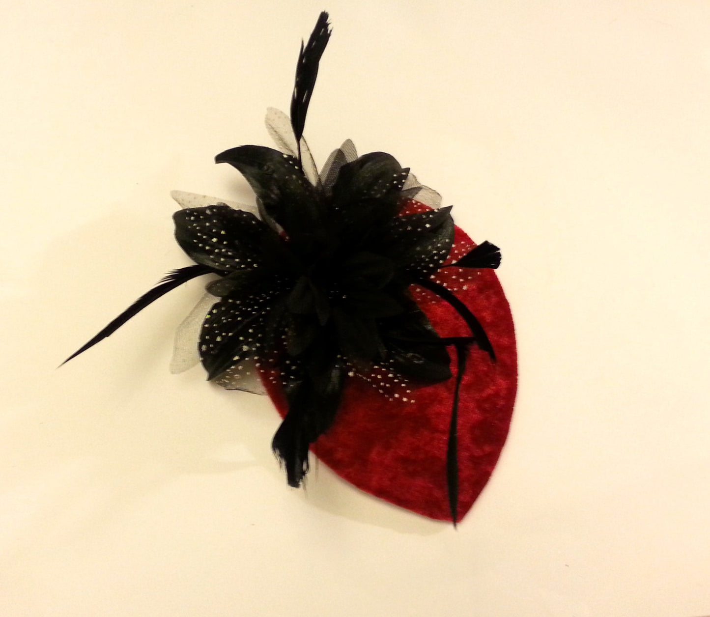 Red Ascot hat Vintage 40s 50s Hat Red Velvet small Teardrop Feather fascinator White Black Red flower Fascinator Race Cocktail wedding hat