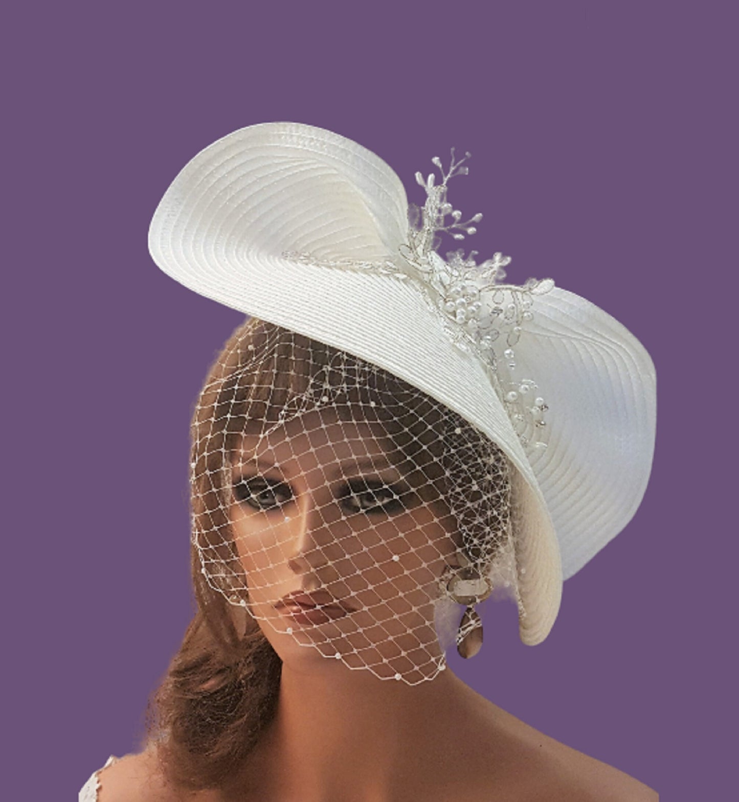 White Wedding fascinator Hat #White Birdcage Veil Bridal Headpiece. Modern Weddding Headdress. Derby Royal Ascot hat Church Mother of Bride hat - ELEGANCEFASCINATOR