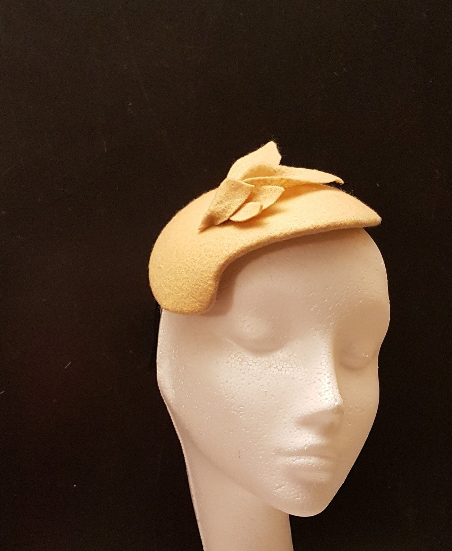 Fascinator Tan/Nude/Camel Felt fascinator # TAN FELT HAT fascinator Hat fascinator,Wedding,Ascot,Cocktail,Church hat fascinator