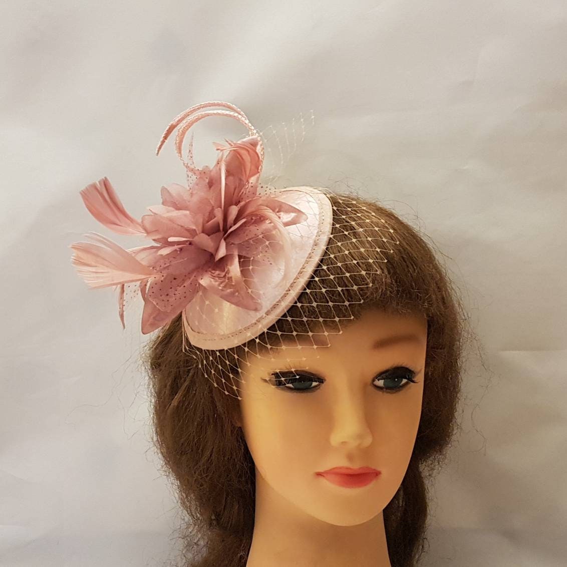 PINK FASCINATOR, Shade of Blush Pink/ROSE Hat fascinator # Feather hat fascinator, Race,Cocktail,Ladies day,Ascot hat feather flower hat