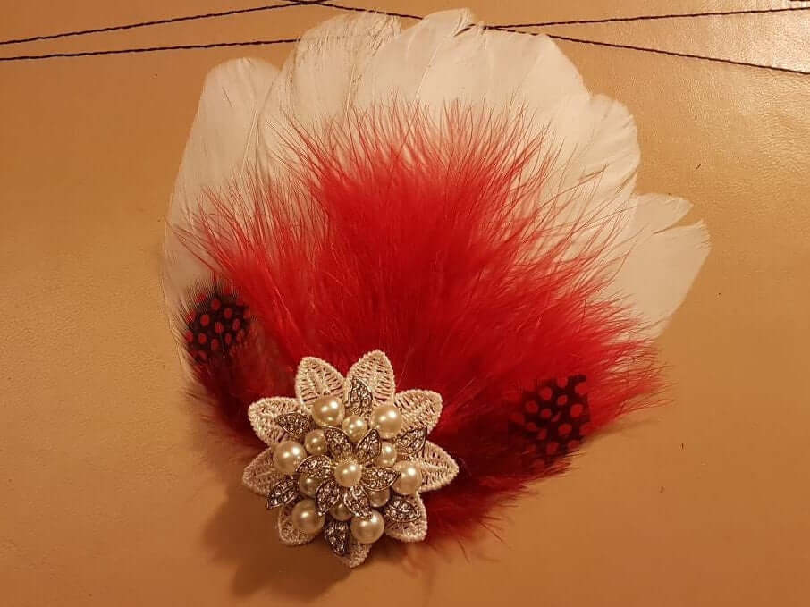 Feather fascinator,Red and white Feather Fascinator,Feather Hair Piece,Wedding Hair Accessory, Red feather Gatsby hair accessory