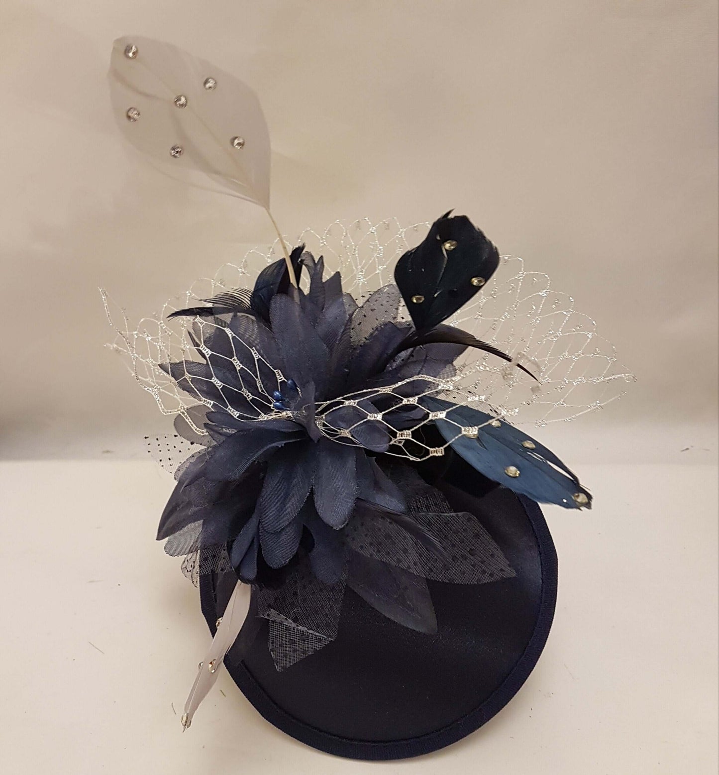 FASCINATOR hat NAVY BLUE Hat fascinator #Blue hat fascinator Race, Cocktail,Ladies day,Ascot hat Blue and silver feather hat Fascinator