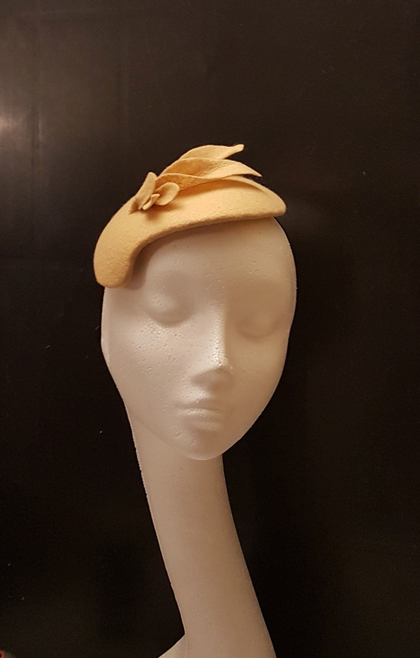 Fascinator Tan/Nude/Camel Felt fascinator # TAN FELT HAT fascinator Hat fascinator,Wedding,Ascot,Cocktail,Church hat fascinator