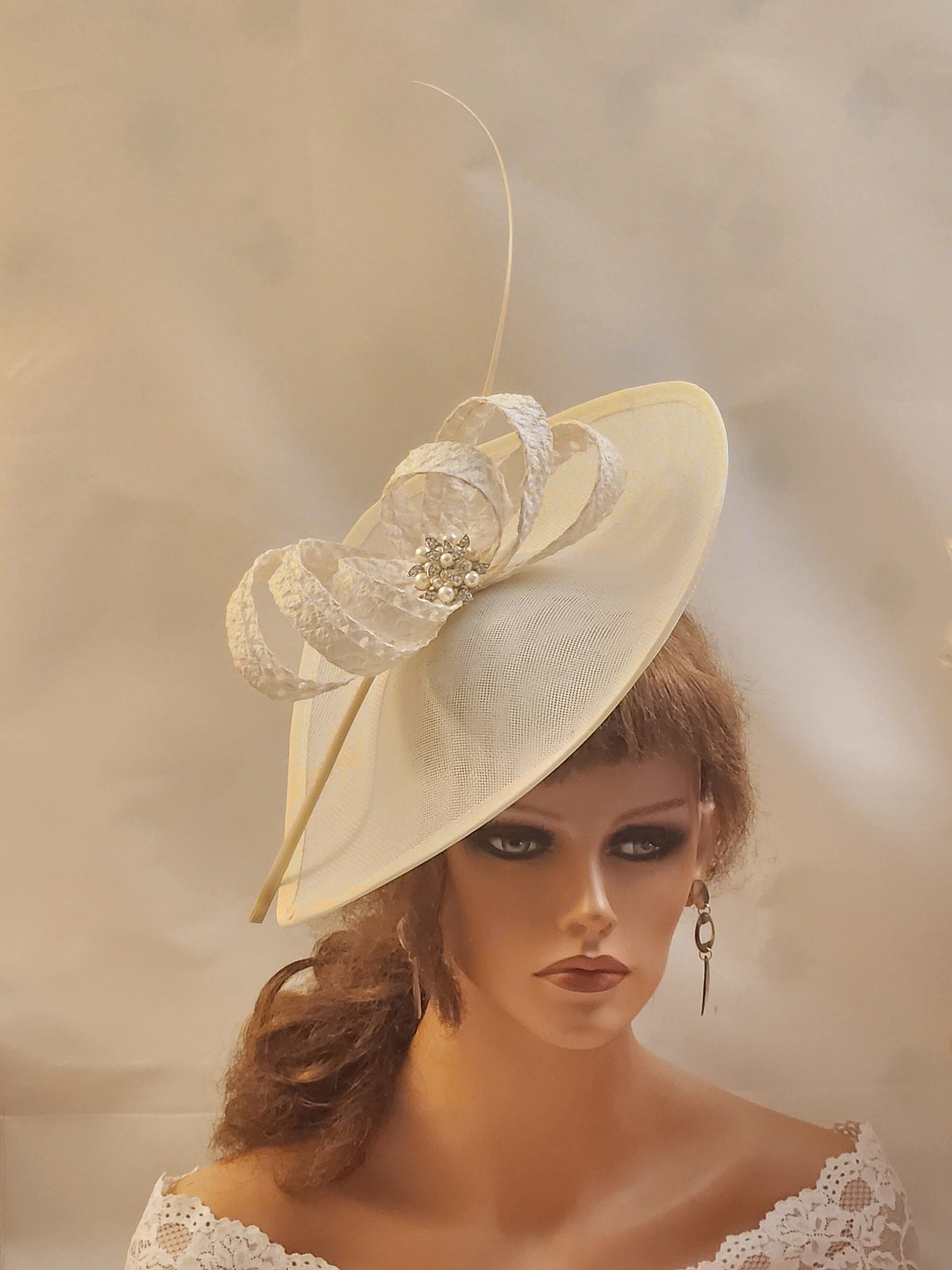 IVORY fascinator large 30 cm Tear drop hatinator Quil Floral Church Derby Ascot Race Wedding TeaParty hat Mother of Bride/Groom Hatinator