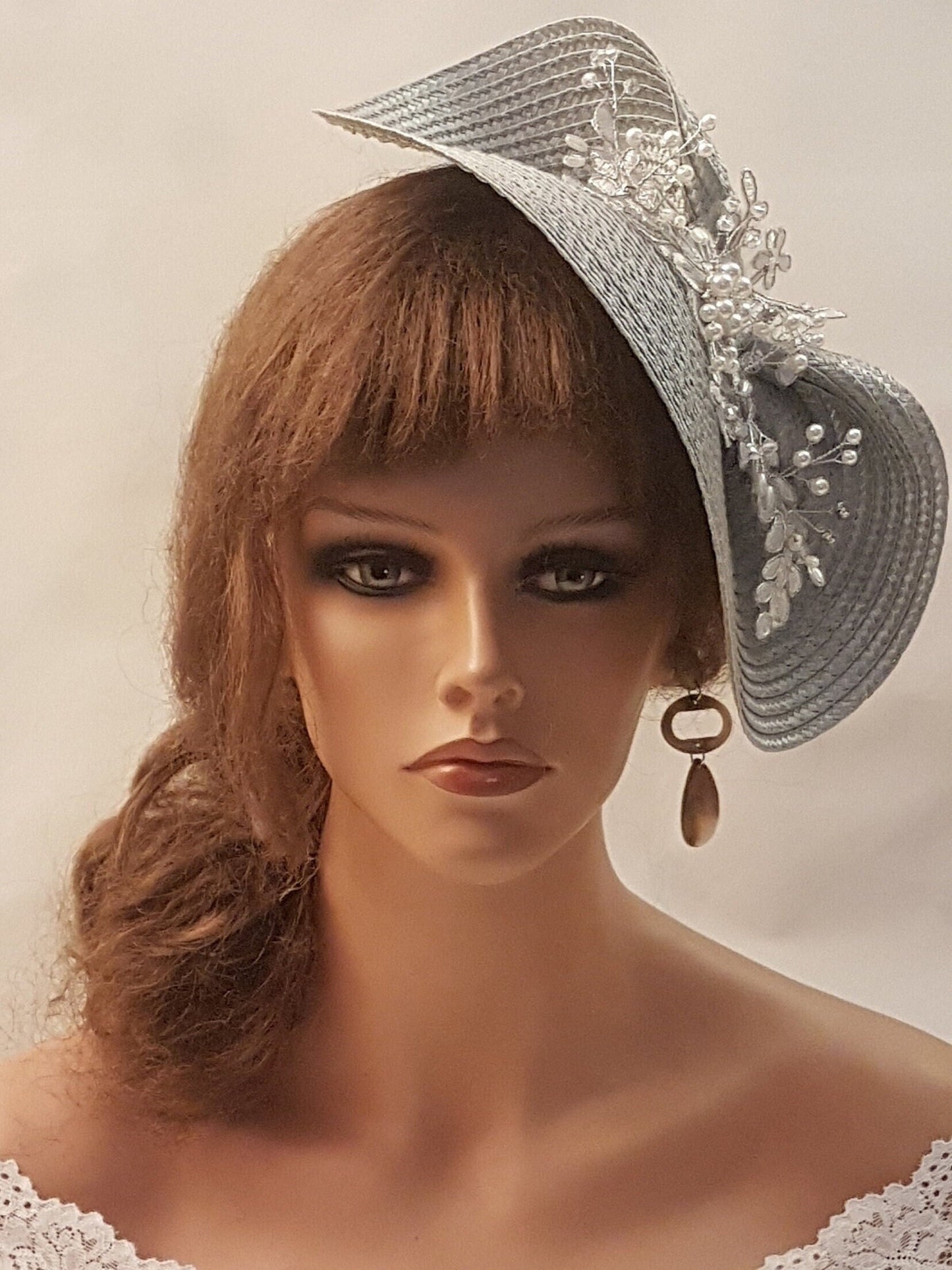 Grey FASCINATOR #PALE GREY hatinator Unique Weddding Headdress Derby Royal Ascot hat Wedding Church Mother of the Bride Cocktail headpiece