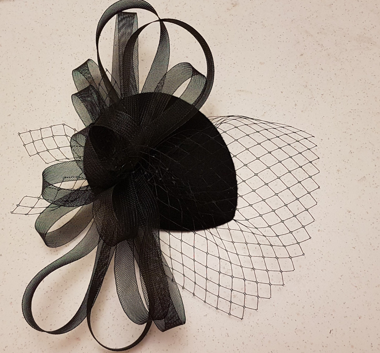 FASCINATOR Black mini birdcage veil Hat fascinator # fascinator Black , Fench net and Crin loops Hat fascinator, Hair accessory