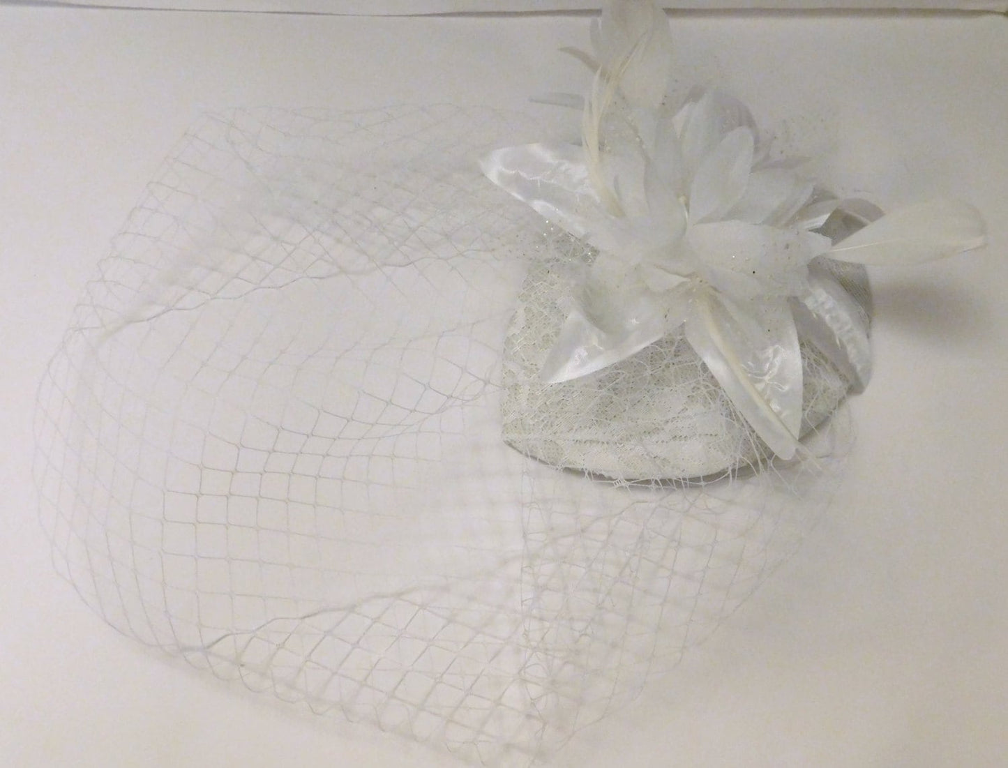 Birdcage veil Hat Fascinator, Bridal Ivory fascinator Wedding Race, Ascot hat, ladies cocktail hat, Birdcage veil Hat Fascinator