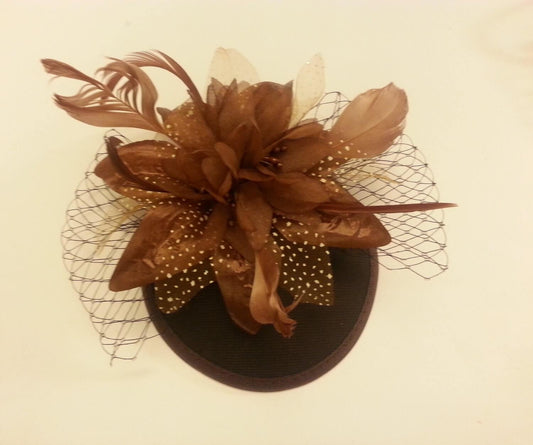 Hat fascinator, Vintage 40s 50s Hat, Brown Hat, Brown Feather fascinator , Race Cocktail hat,  Ascot Hat, Cocktail hat, wedding headpiece