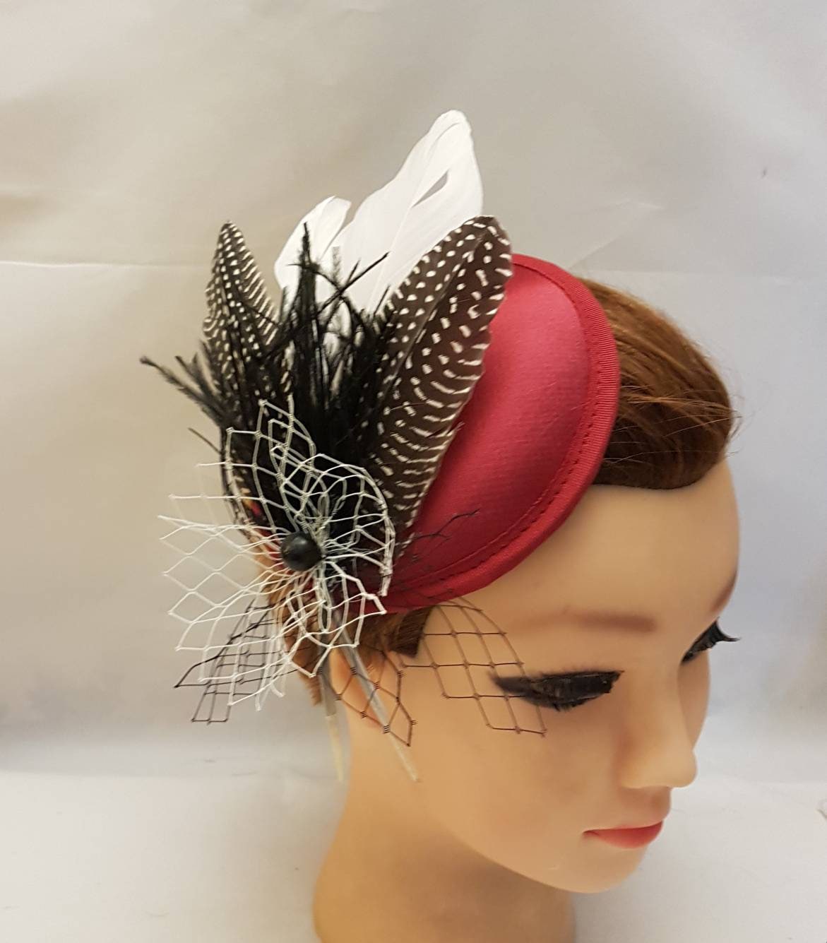 Cappello fascinator CAPPELLO DI PIUME ROSSE Facinator Cappello rosso Fascinator Cappello francese Cappello da cocktail da corsa Cappello Ascot Cappello da cocktail Copricapo da sposa