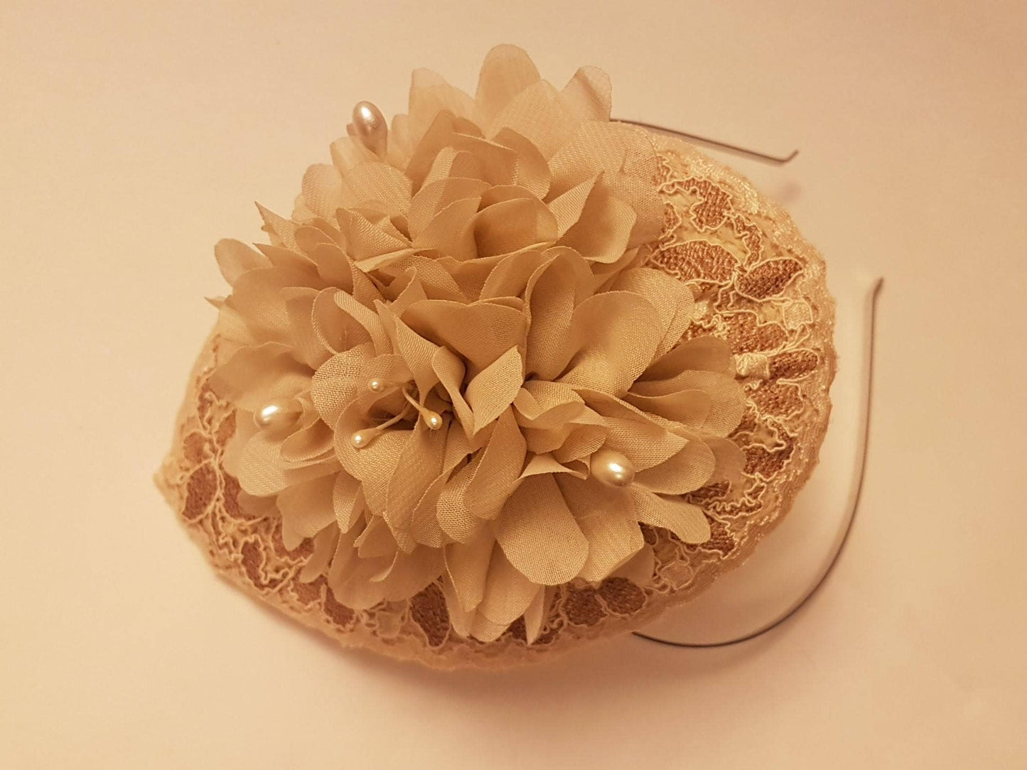 Champagne Nude Hat Headband Race hat 40s 50s hat fascinator #Cocktail hat Wedding Hat Fascinator Champagne fascinator Hat Wedding hairpiece