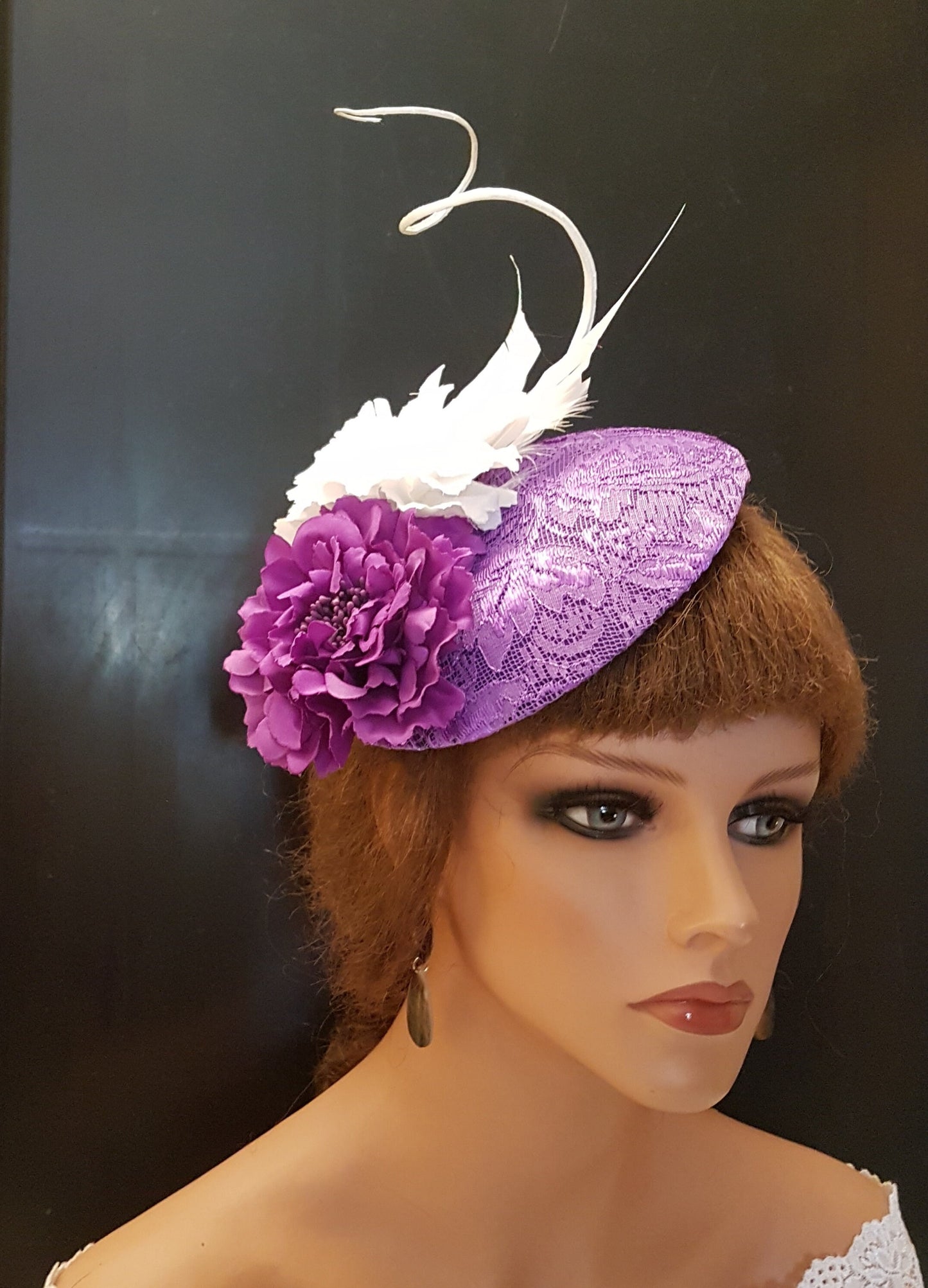 PURPLE and WHITE Fascinator hat. Wedding Hatinator Quil feather headdress Race Cocktail Party Ascot Hat, Wedding headpiece, Ladies outfit