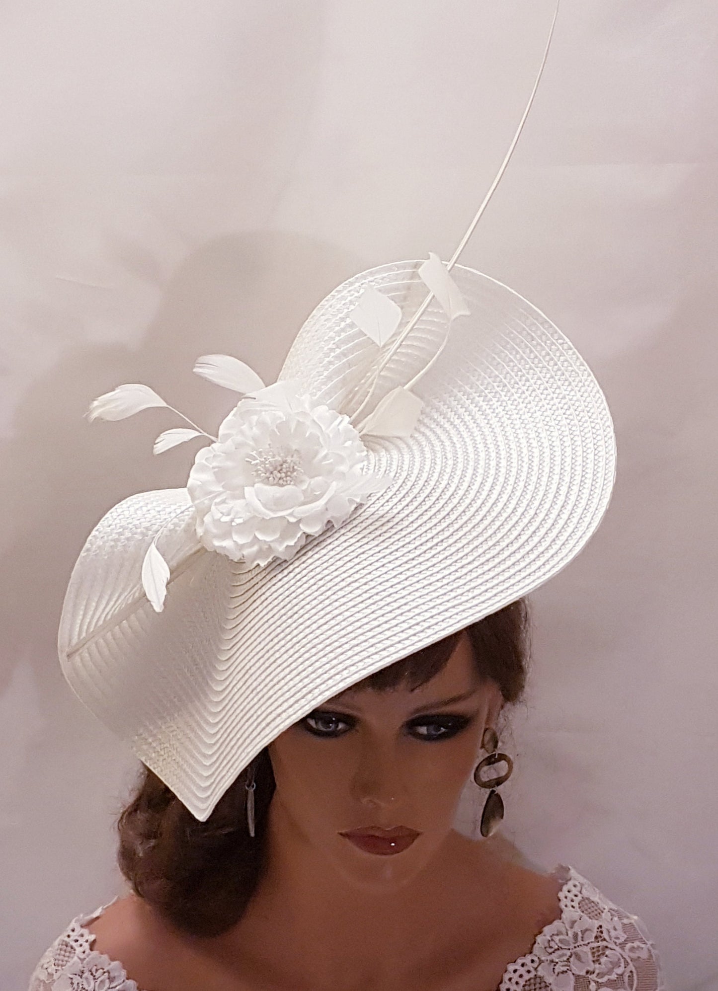White fascinator large saucer hatinator Quil Floral Church Derby Ascot Race Wedding TeaParty hat Mother of Bride/Groom Hatinator