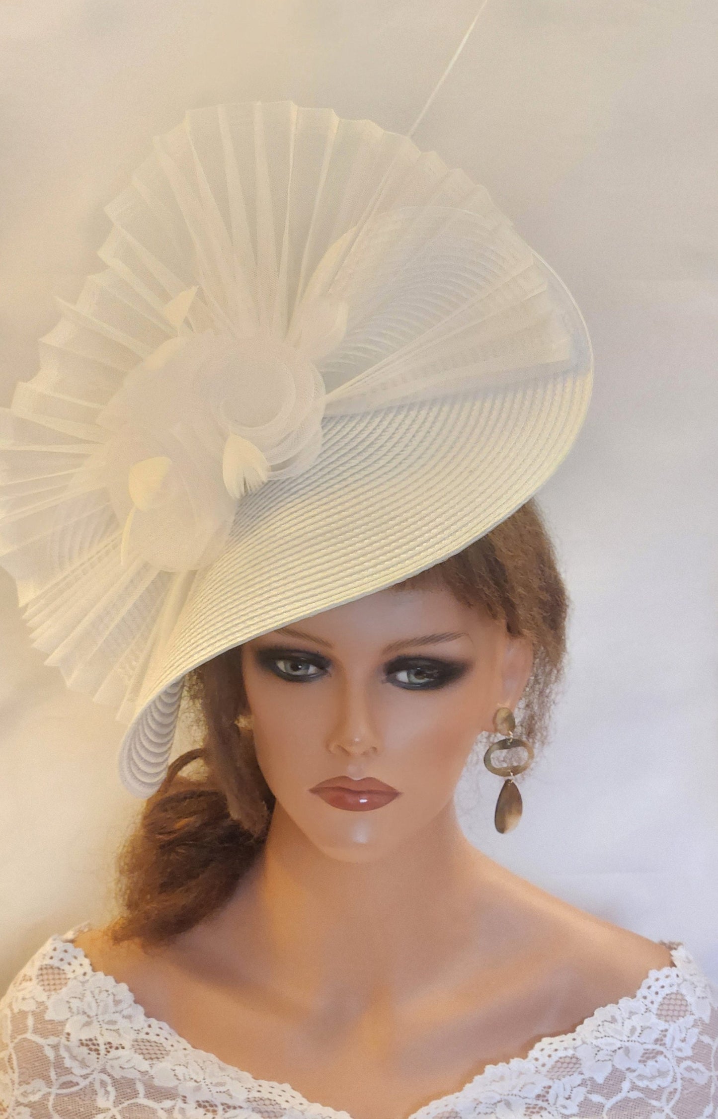 Wedding TeaParty hat Mother of Bride/Groom Hatinator Large White,Ivory fascinatorwith long Quil feather. Floral Church Derby Ascot Race