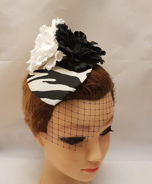 Hat fascinator, Vintage 40s 50s Hat BLACK & WHITE Teardrop Hat  fascinator Race Cocktail hat,  Ascot Hat, Cocktail hat, wedding headpiece