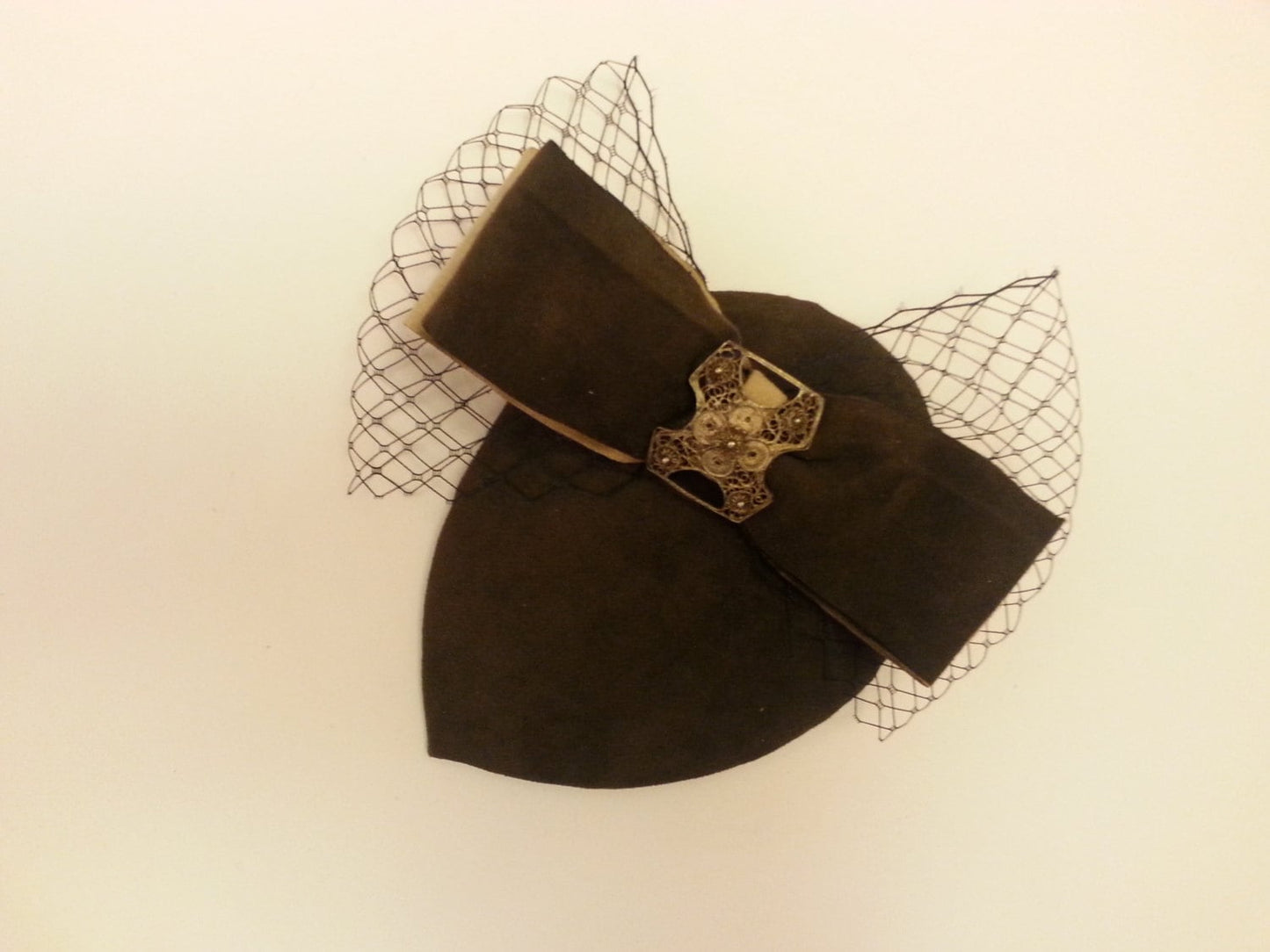 Lady Womens Dress Fascinator, SUEDE Coffee Brown Teardrop Hat, Vintage 40s 50s Party Wedding Ascot hat Night out Bow Hat, Brown fascinator