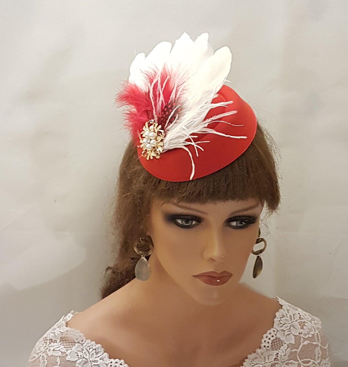 Cappello Fascinator Cappello rosso Fascinator Cappello di piume Royal Ascot Kentucky Derby, matrimonio, corsa, cocktail, chiesa fascinator Colore personalizzato