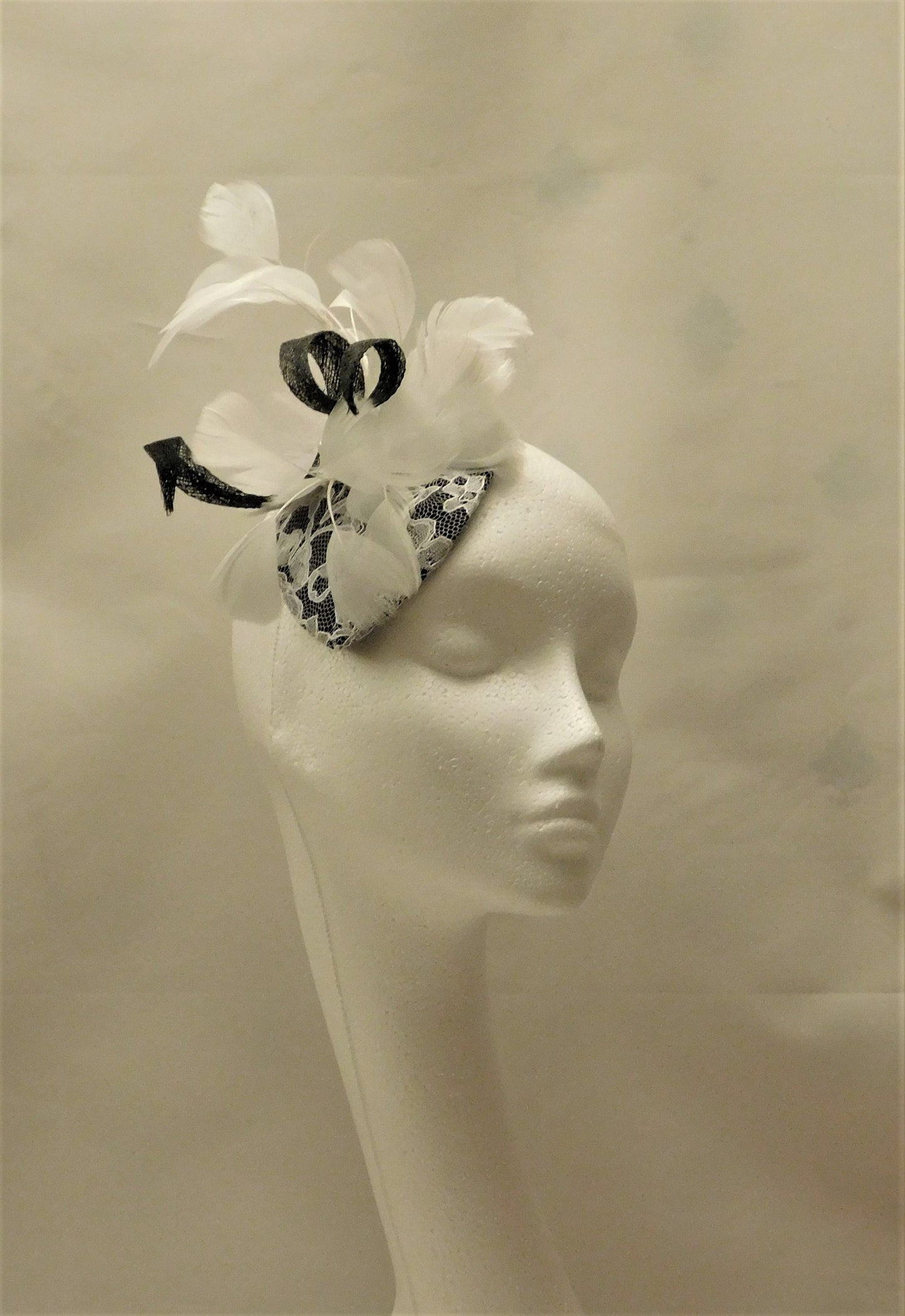 Hat Fascinator BLACK & WHITE fascinator hat, Ladies hAT Cocktail, Race,Wedding,Goodwood revival, Wedding fascinator. Feather hat fascinator