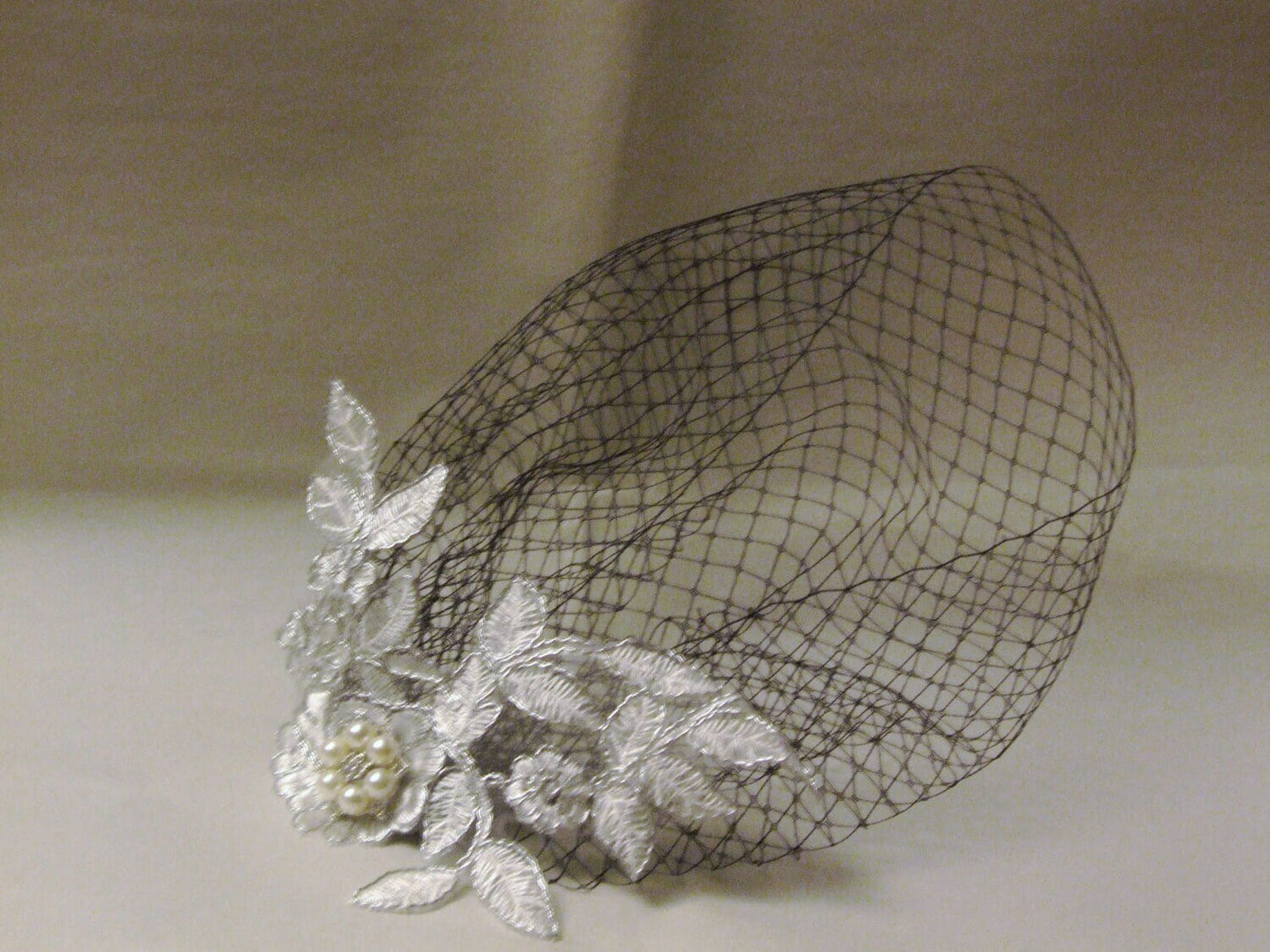 Velo a gabbia per uccelli Velo da sposa a gabbia per uccelli Fascinator in pizzo con filo d'ARGENTO, Argento, Nero, Bianco e Avorio Velo francese a rete, cristallo o perla