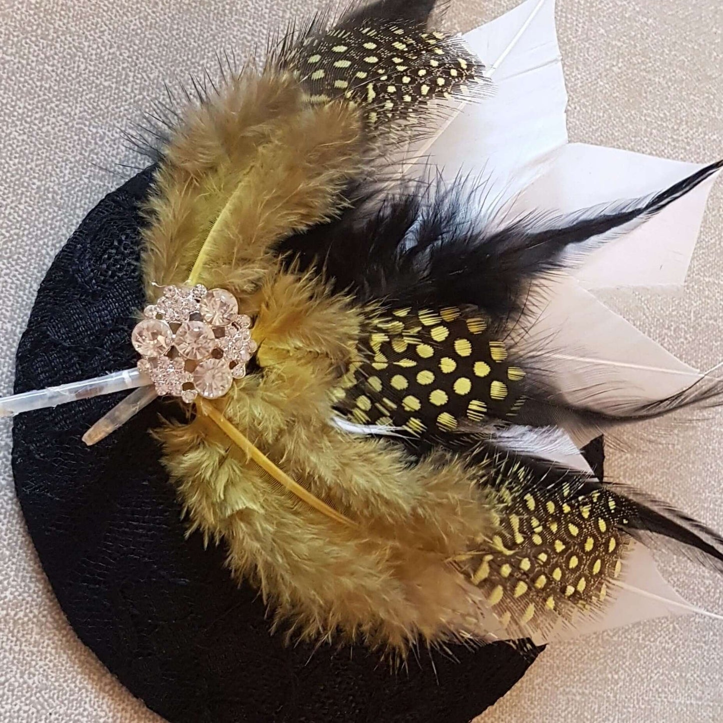 Fascinator nero Cappello in pizzo nero Cappello senape Oro Nero Bianco Cappello con piume Chiesa Ascot Matrimonio TeaParty Corsa Cappello da cocktail Fascinator NERO