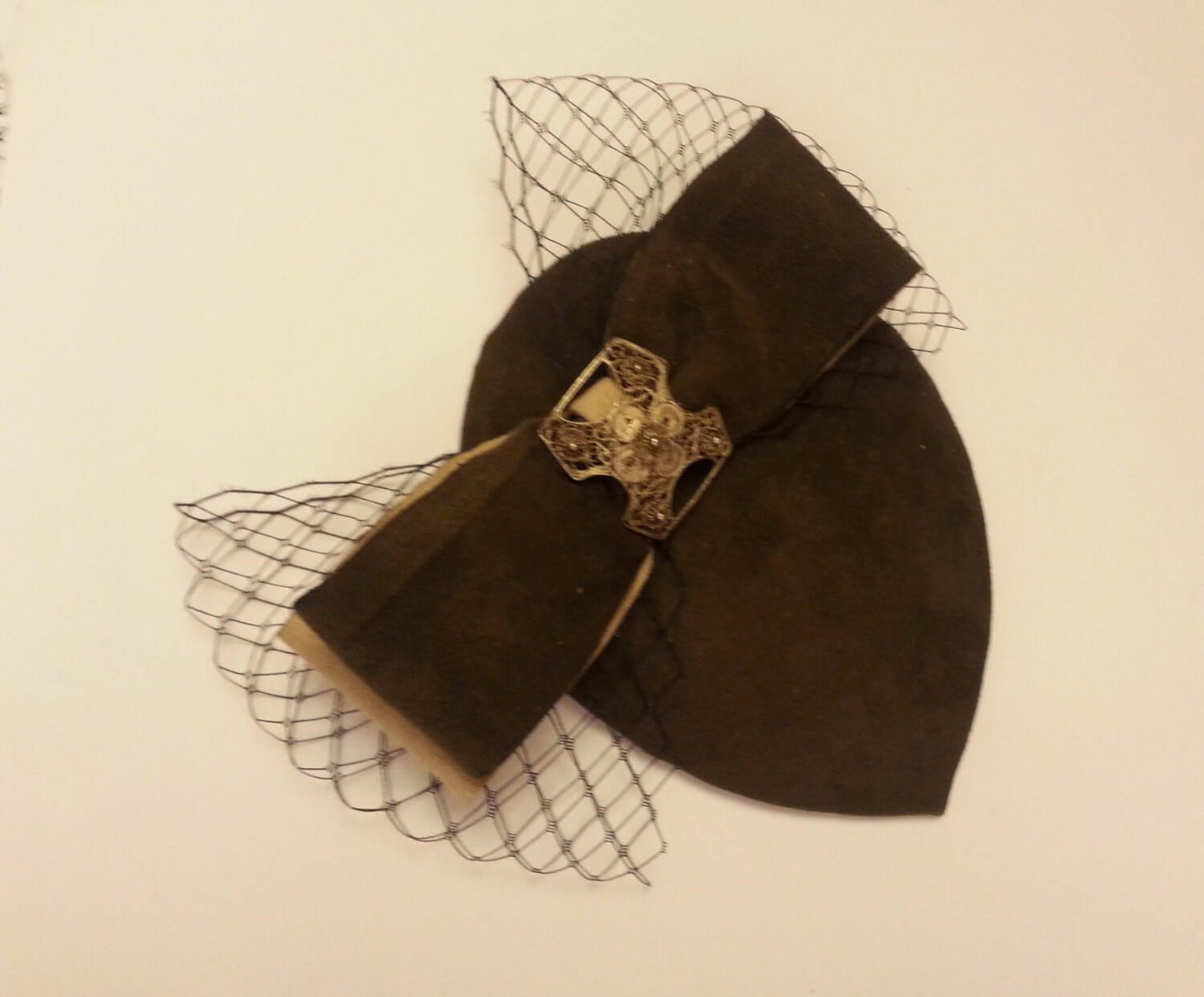 Lady Womens Dress Fascinator, SUEDE Coffee Brown Teardrop Hat, Vintage 40s 50s Party Wedding Ascot hat Night out Bow Hat, Brown fascinator