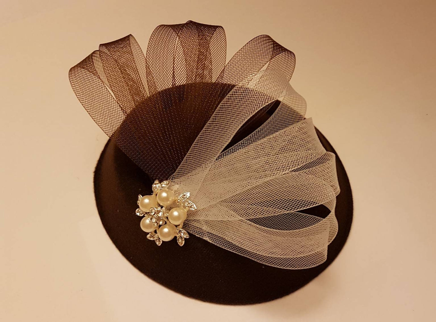 Brown & White Fascinator, Ascot hat ,Wedding,Ladies Day, Cocktail hat,Wedding Hats