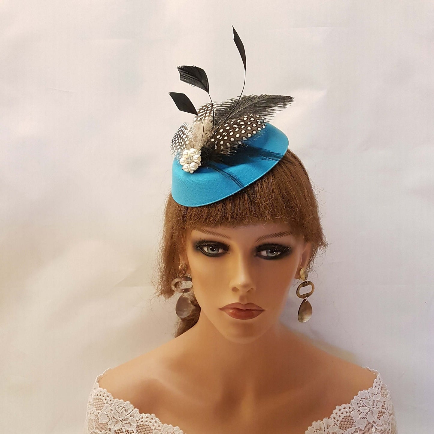 TURQUOISE BLUE HAT Fascinator,40s 50s #Blue Hat fascinator.Ostrich feather,Spotty Gunia Feather hat Race,Cocktail,Ascot hat fascinator