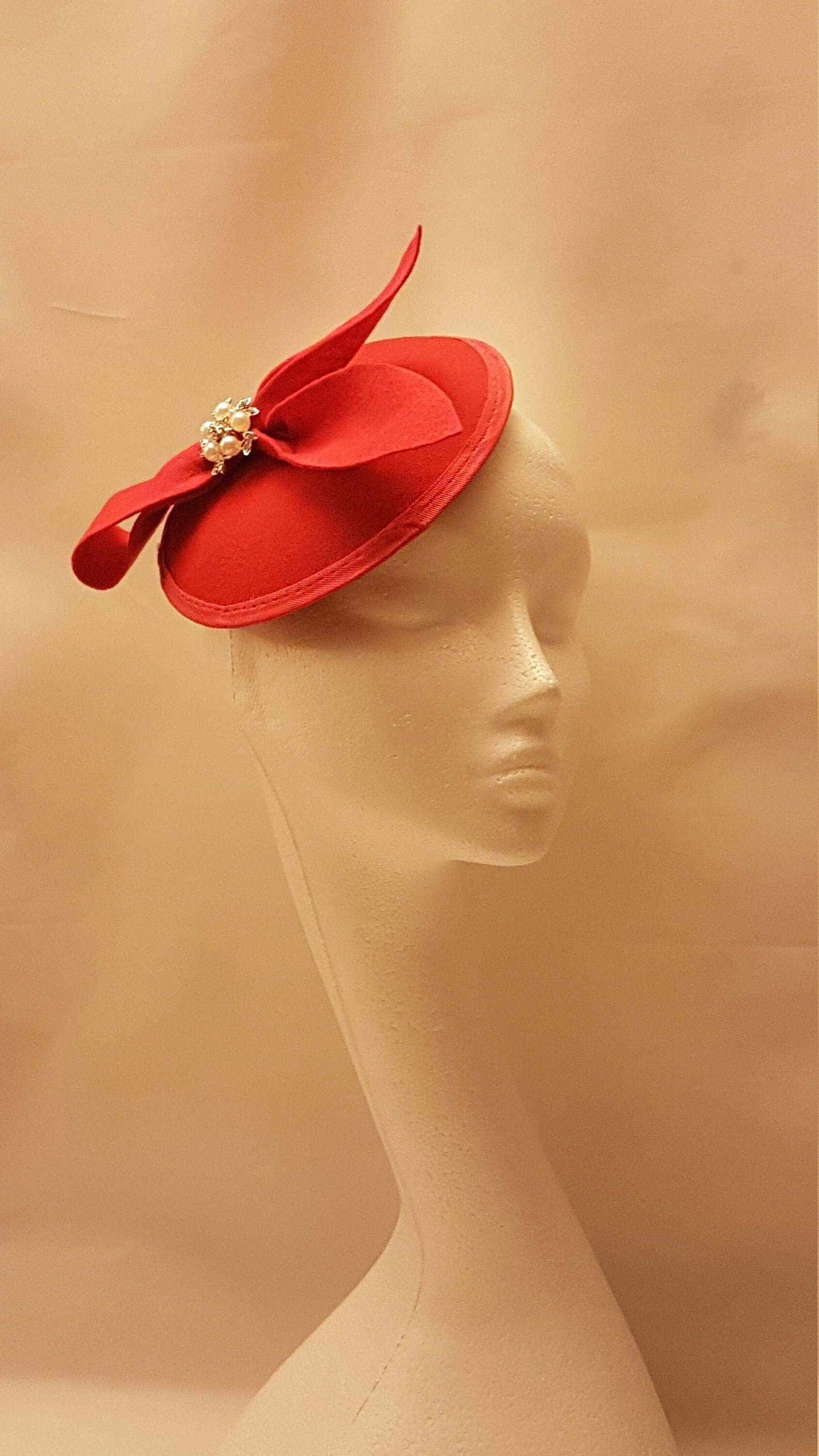 Fascinator Hat Red fascinator hat #Red fascinator, Felt bow Ascot hat fascinator Wedding,Race,Cocktail,Church hat fascinator Custom colour
