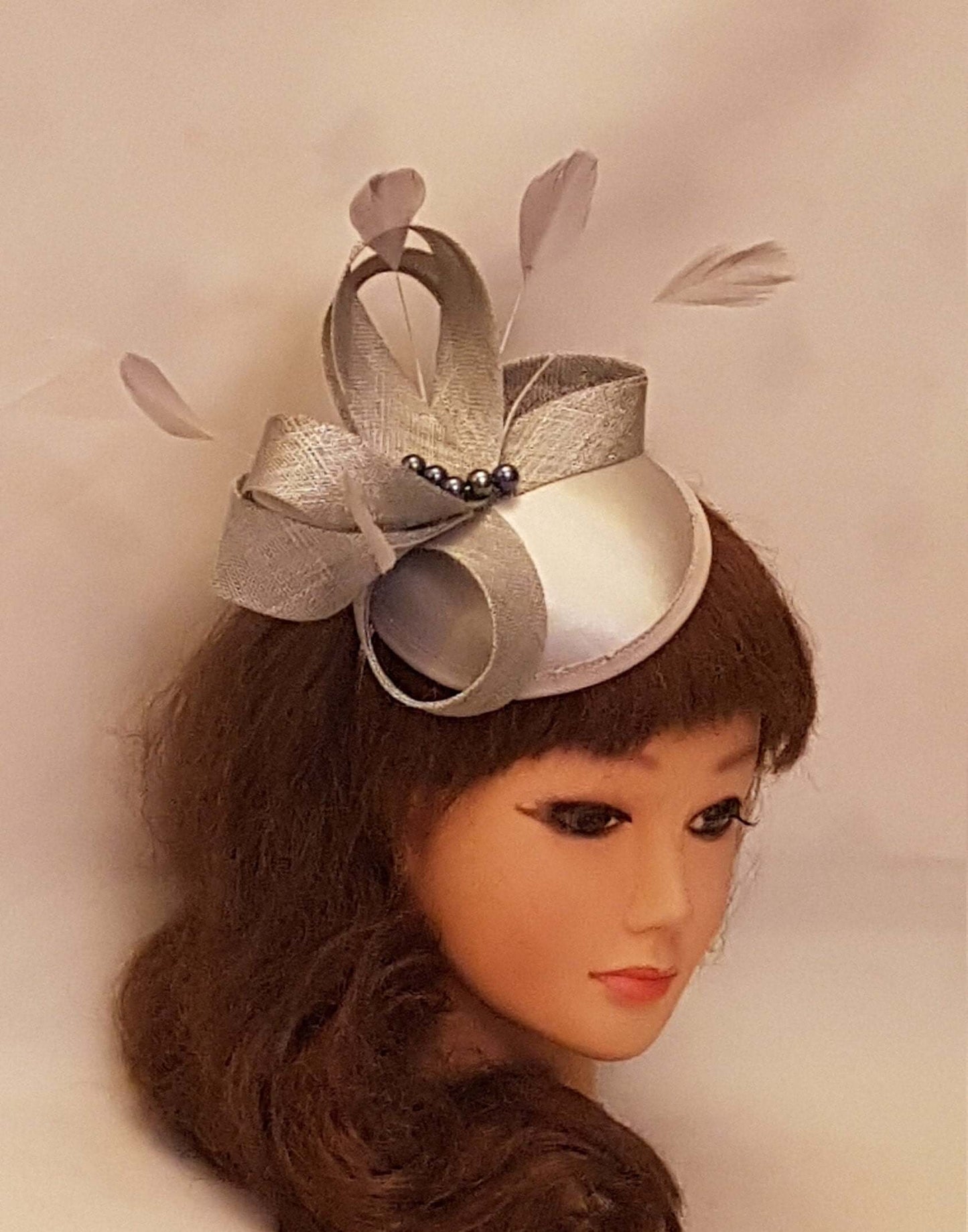 SILVER GREY FASCINATOR, Champagne,Ivory,Pink,Navy. Kentecy derby,Royal Ascot,Wedding Cocktail Church hat Mother and bride/Groom Fascinator