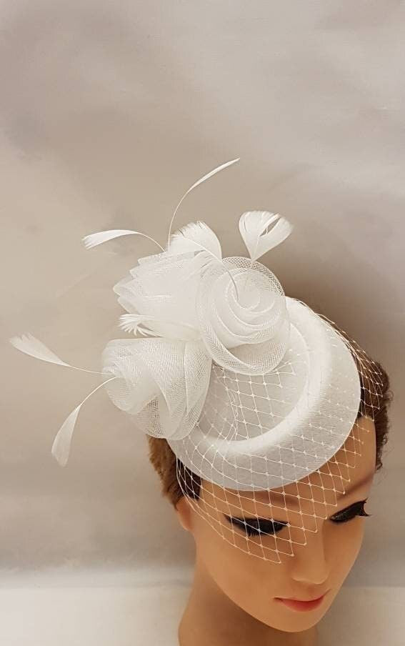 White Bridal Hat Fascinator, Ivory Bridal Fascinator, Bridal Fascinator with Veil, Bridal felt hat fascinator with birdcage veil,