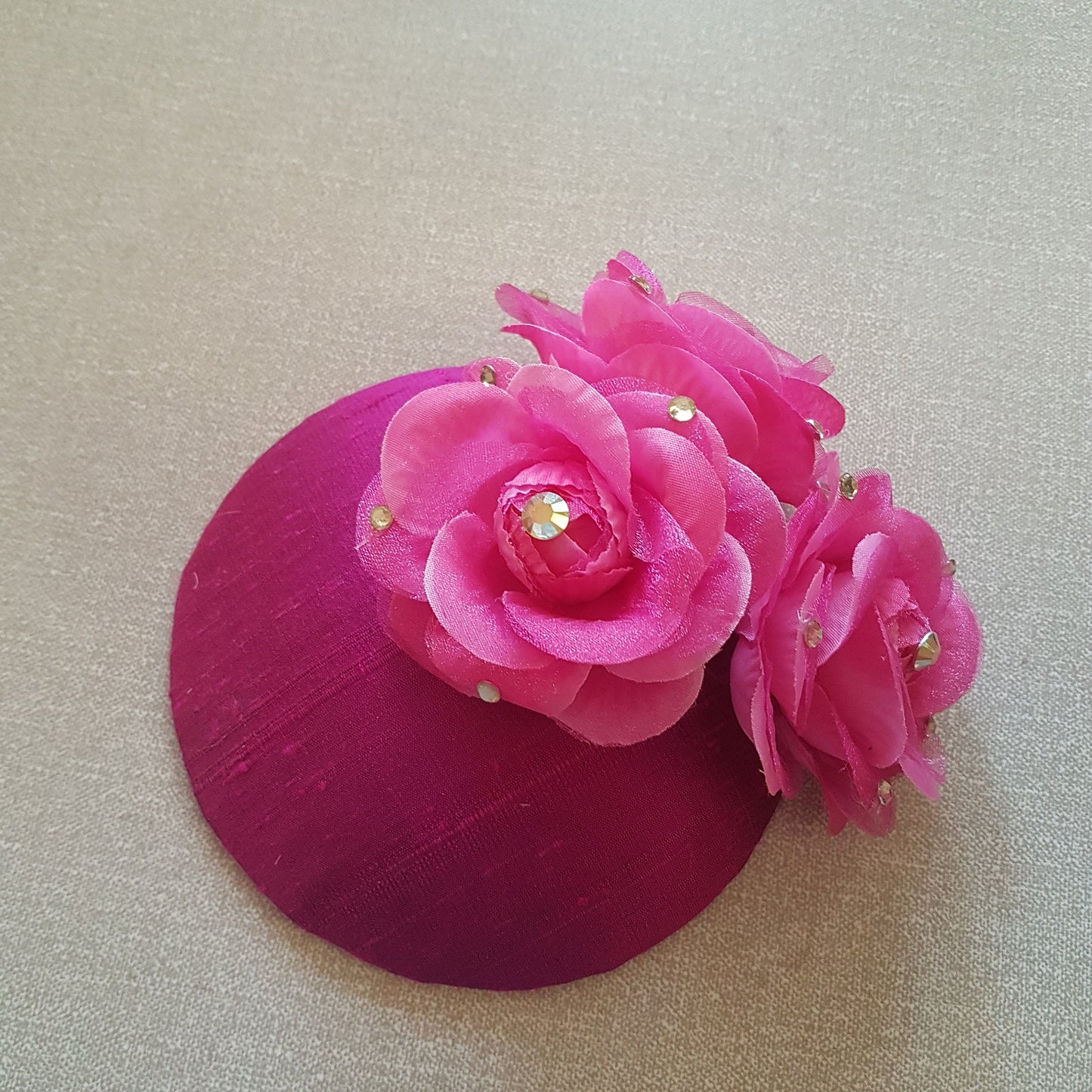 MAGENTA FASCINATOR, magenta Hat fascinator #Magenta,Fuscia, Hotpink hat fascinator, Race,Cocktail,Ladies day, Ascot hat Rose flowers hat