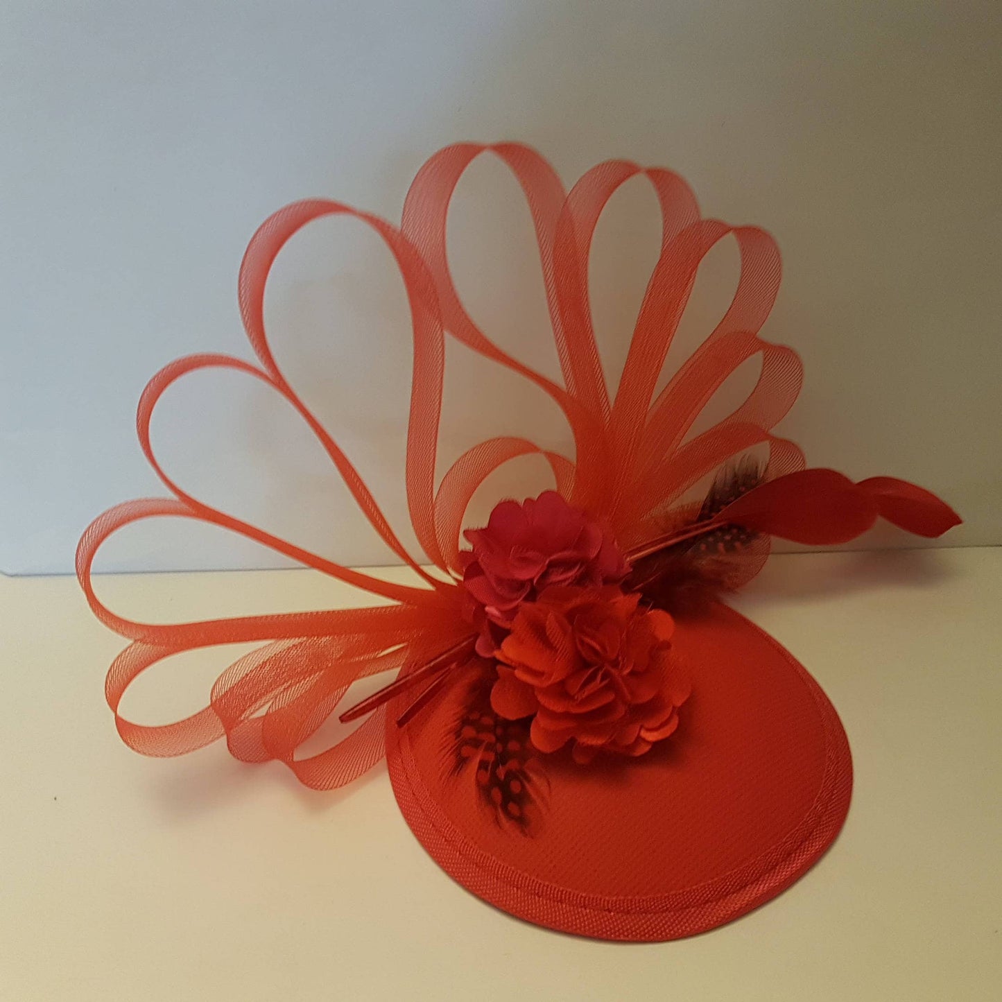 Cappello ascot ROSSO Fascinator, Cappello Royal Ascot da Cocktail Party, Cappello da corsa, da matrimonio, Cappello da chiesa Kentucky Derby, Fascinator rosso hatinator