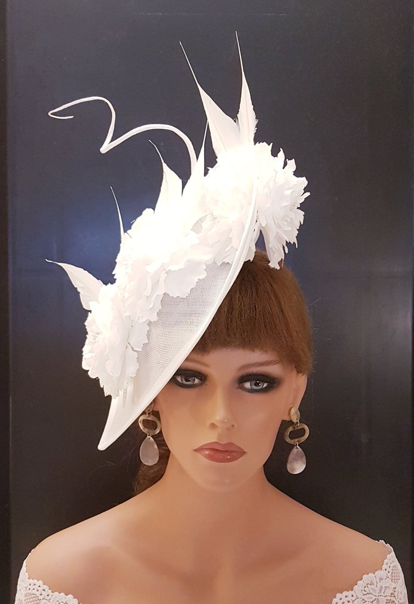 WHITE HAT FASCINATOR Feather Flower Large teardrop hat Race Cocktail Wedding Ascot Party Hat Fascinator Mother of bride/Groom hatinator