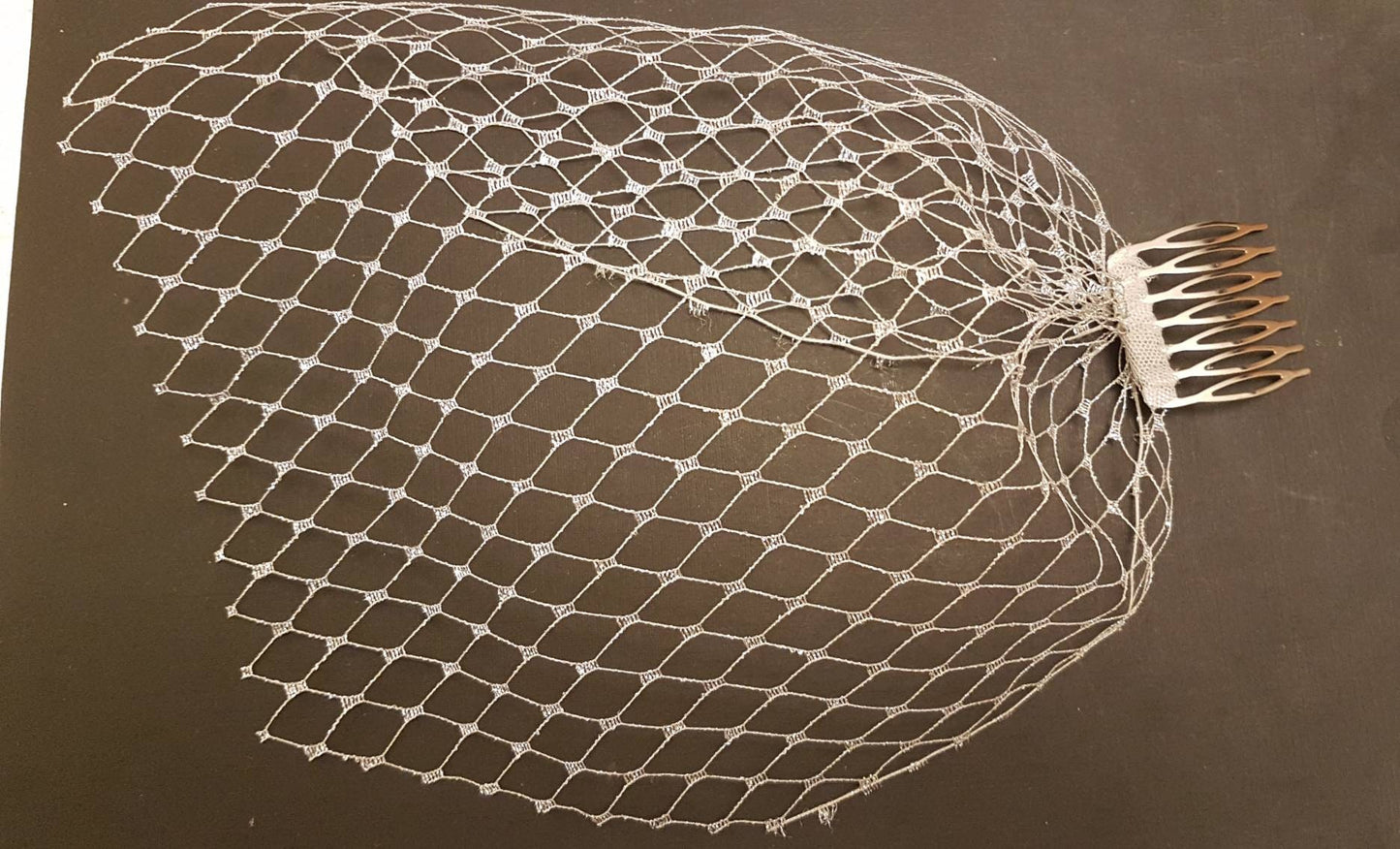 Velo a gabbia per uccelli, fard da sposa, stile anni '20, Boho Gatsby, cristallo per capelli da sposa, pettine e velo in argento metallizzato, copricapo con mini velo francese